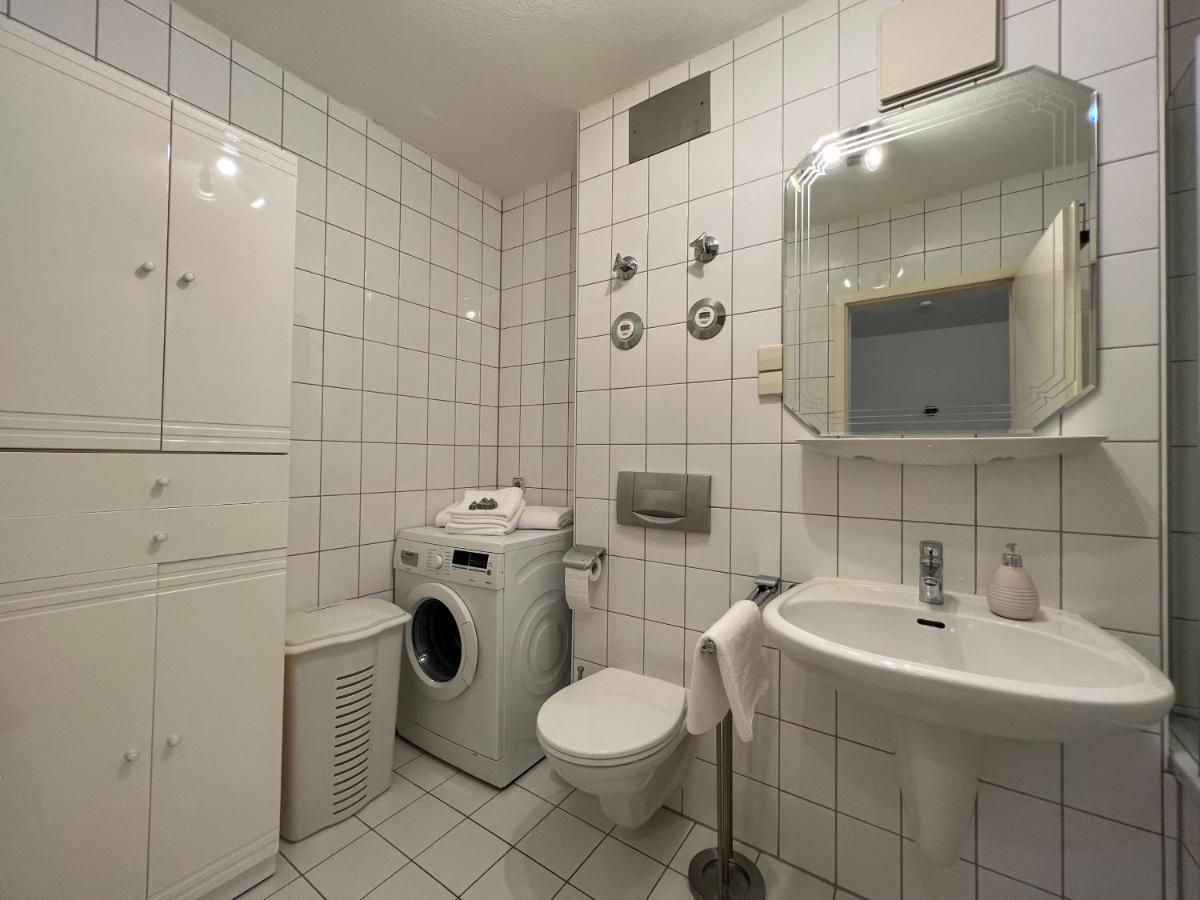 Maisonette Penthouse: Spacious 8-Person Retreat with Netflix & Terrace Karlsruhe Exterior photo
