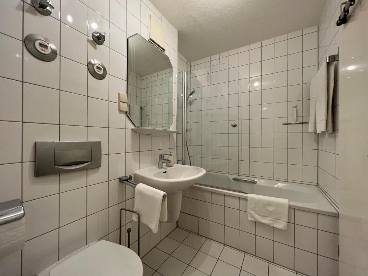Maisonette Penthouse: Spacious 8-Person Retreat with Netflix & Terrace Karlsruhe Exterior photo