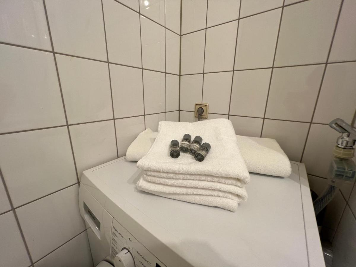 Maisonette Penthouse: Spacious 8-Person Retreat with Netflix & Terrace Karlsruhe Exterior photo
